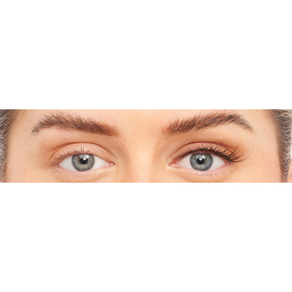 Eylure Cluster Lashes Brown/Black - Wispy No. 7 (Model Shot 1)