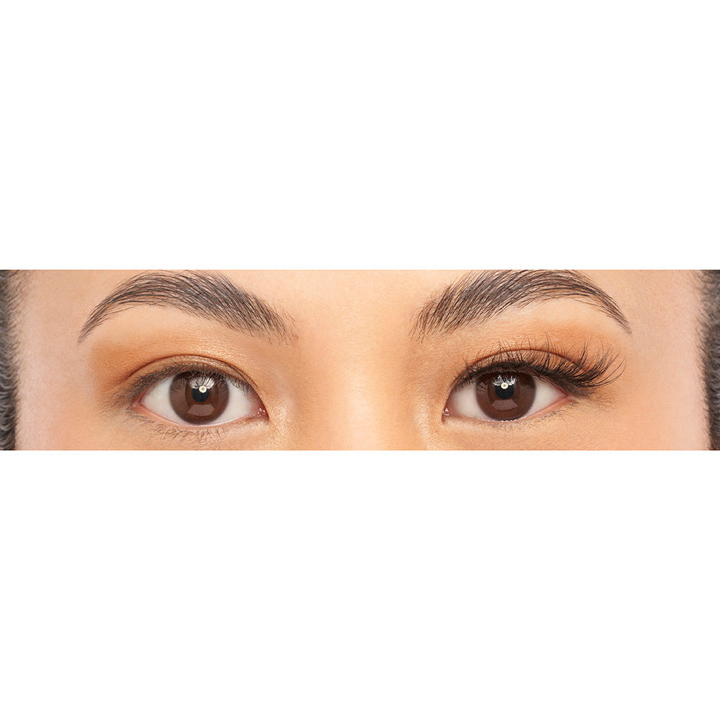 Eylure Cluster Lashes - Flirty No. 8 (Model Shot)