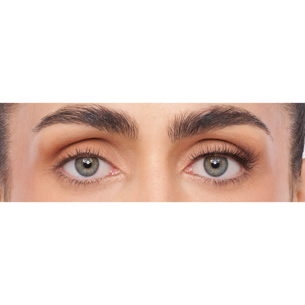 Eylure Cluster Lashes Wispy (Model Shot)