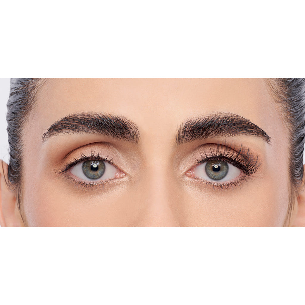 Eylure Lash Case No. 507 (Model Shot)