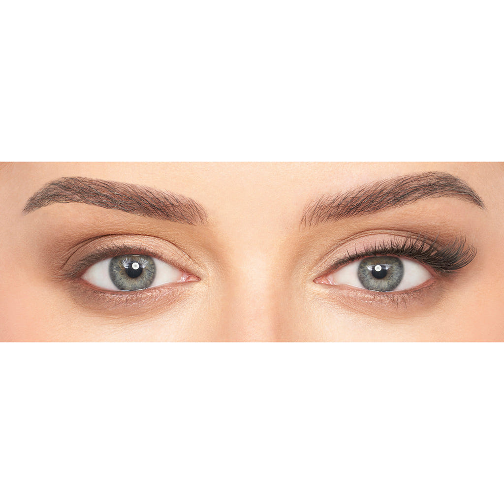 Eylure Light & Wispy Lashes 172 (Model Shot)