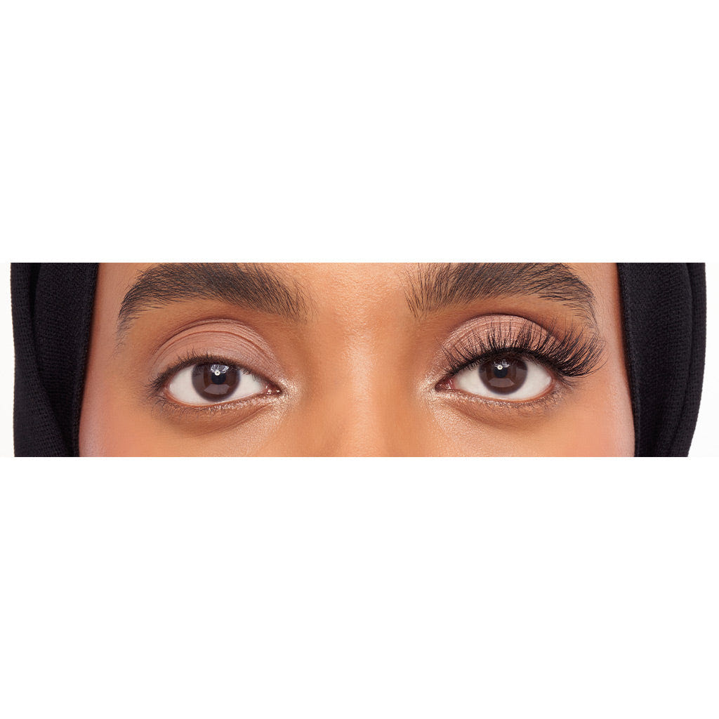 Eylure Luxe 3D Lashes - Heart (Model Shot)