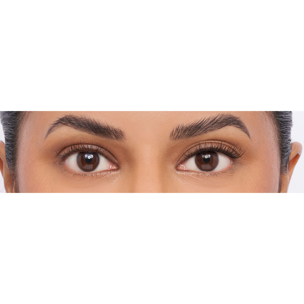 Eylure Underlash Pre-Glued Salon Curl Clusters - Wispy (Model Shot)