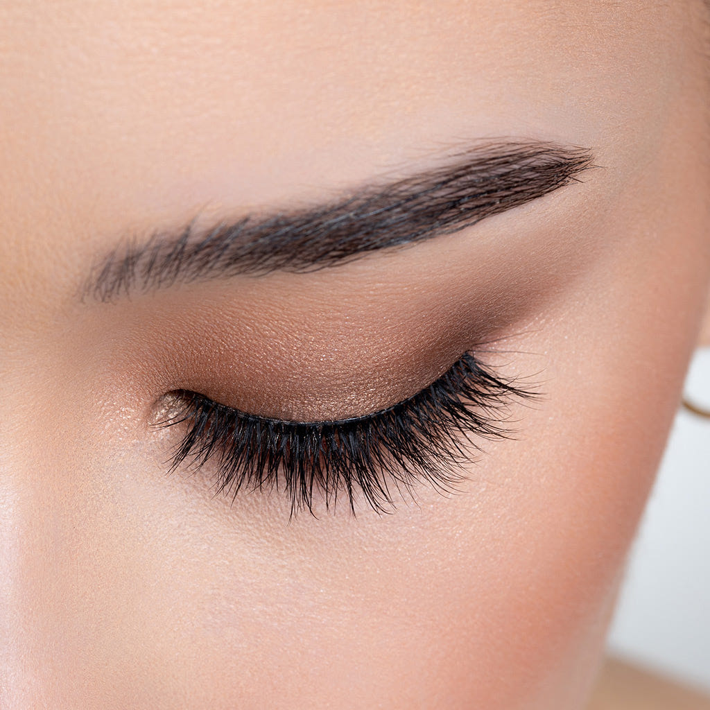 House of Lashes - Emiko (Model Shot 4)