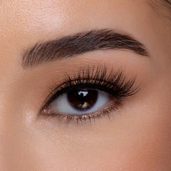 House of Lashes - Iconic Lite Demi (Model Shot 1)