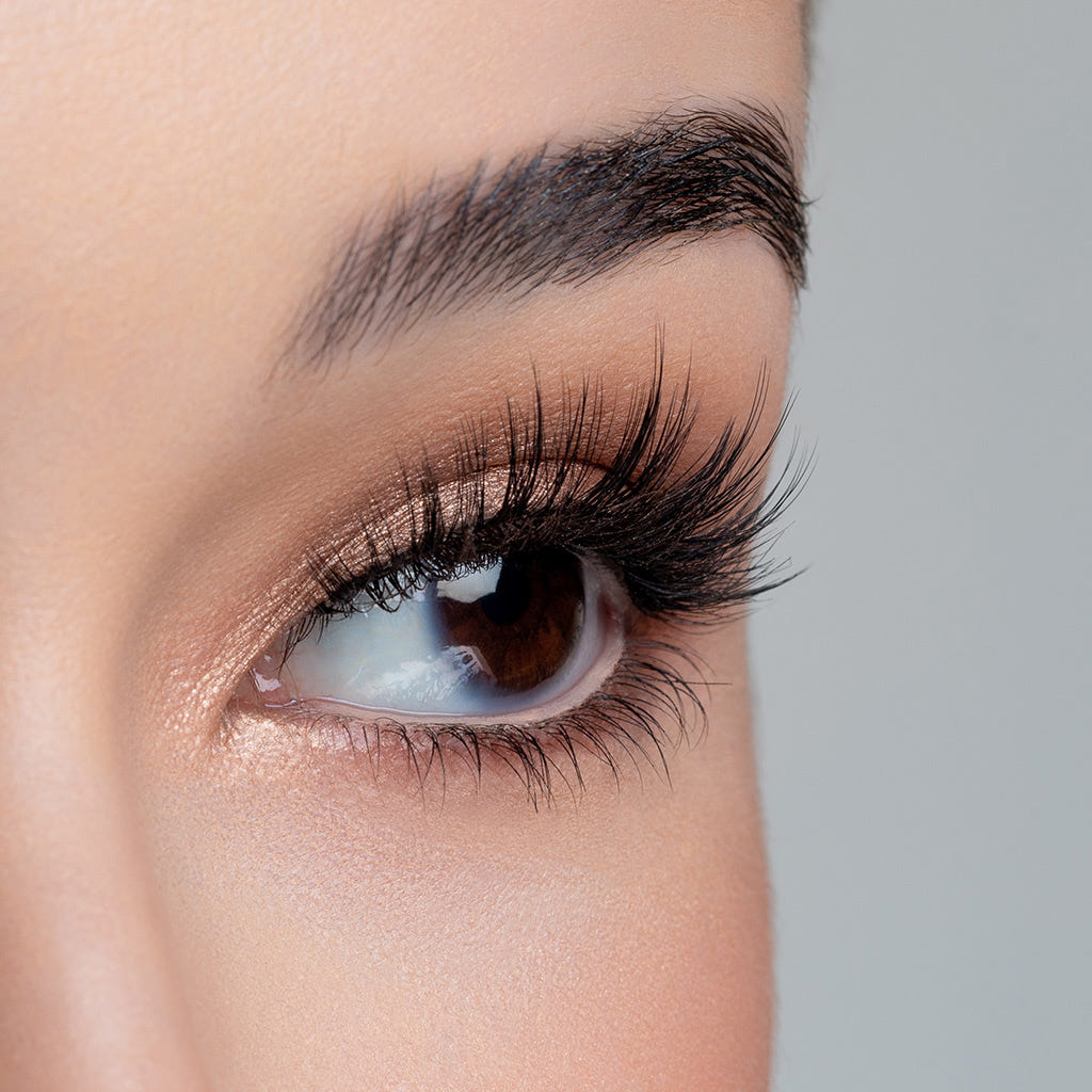 House of Lashes - Yumi (Model Shot 3)