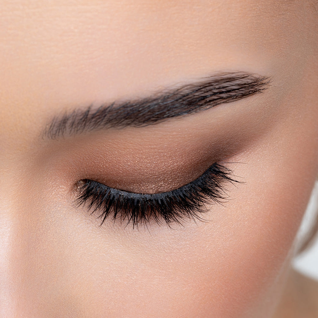House of Lashes - Yumi (Model Shot 4)