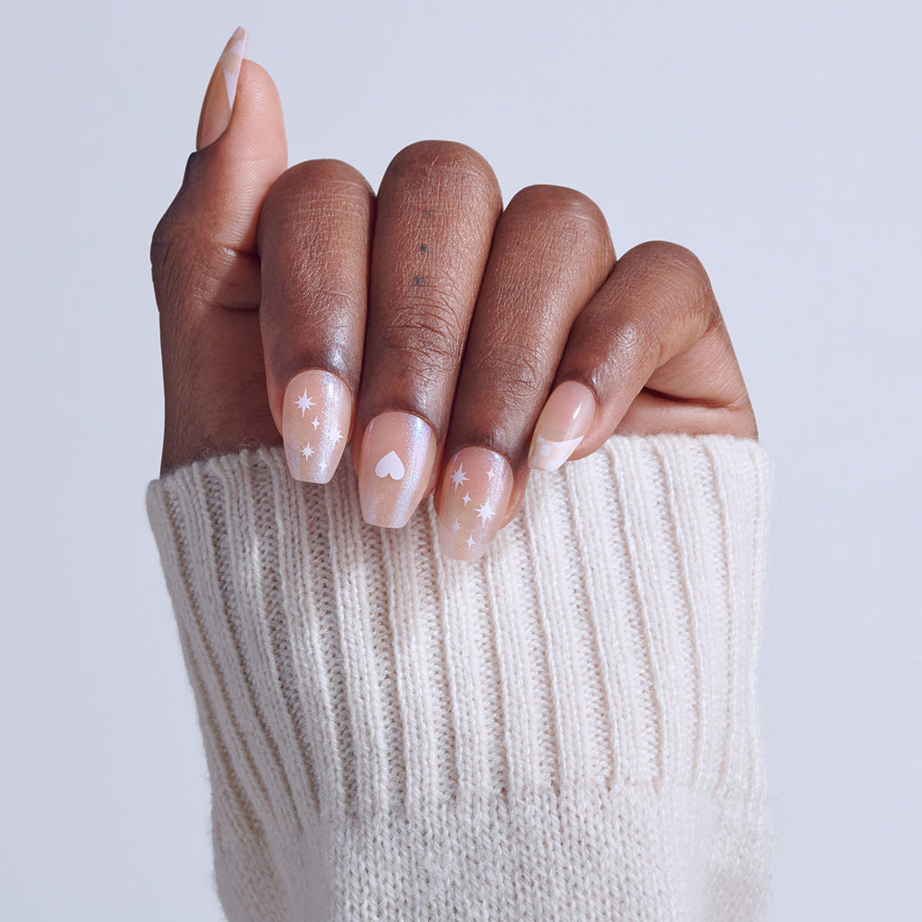 Kiss Core Design False Nails - Cheers (Model Shot 1)