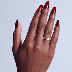 Kiss Core Magnetic False Nails - Apple Blossom (Model Shot 1)