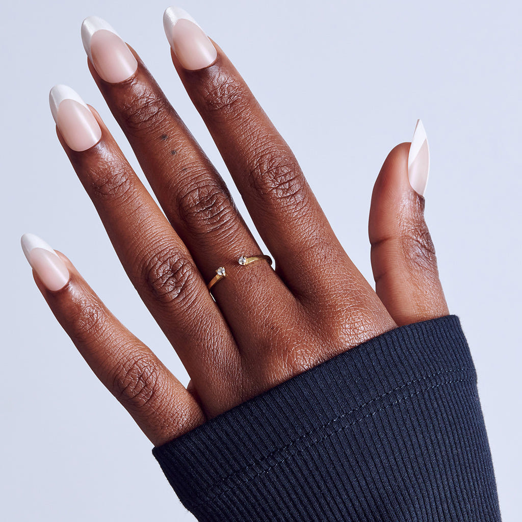 Kiss Core Magnetic False Nails - Patchouli (Model Shot 1)