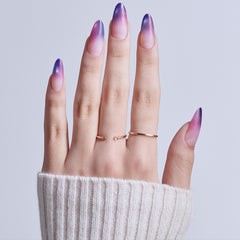 Kiss Core Magnetic False Nails - Twinkling Stars (Model Shot 1)