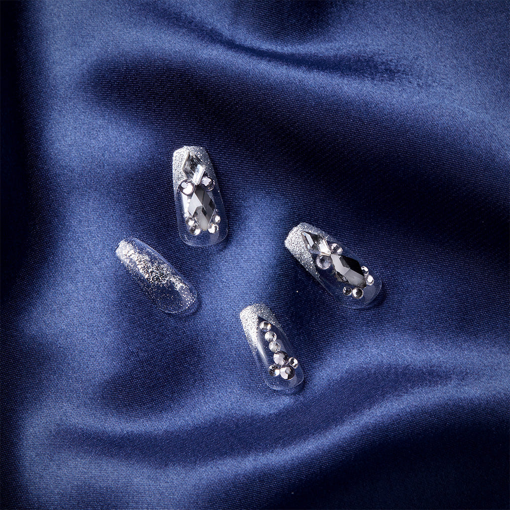 Kiss False Nails Majestic Nails - Sparkle (Lifestyle Shot)