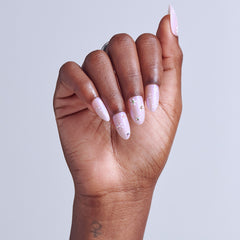 Kiss Glam 3D & Jewelled False Nails - Breeze of Bliss (Model Shot 1)