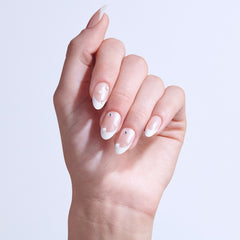 Kiss Glam 3D & Jewelled False Nails - Serendipity Awaits (Model Shot 2)
