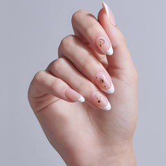 Kiss Glam 3D & Jewelled False Nails - Zephyr (Model Shot 2)