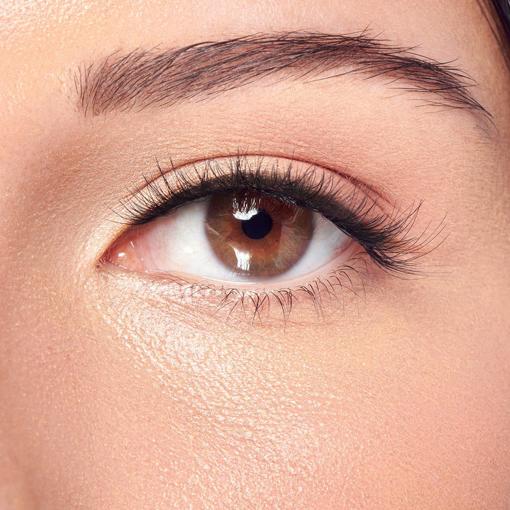 Kiss imPRESS Lashes Cluster Kit - Faux Mink Volume (Model Shot 1)