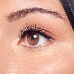 Kiss imPRESS Lashes Individual Lash Multipack - Classic Wispy (Model Shot 1)