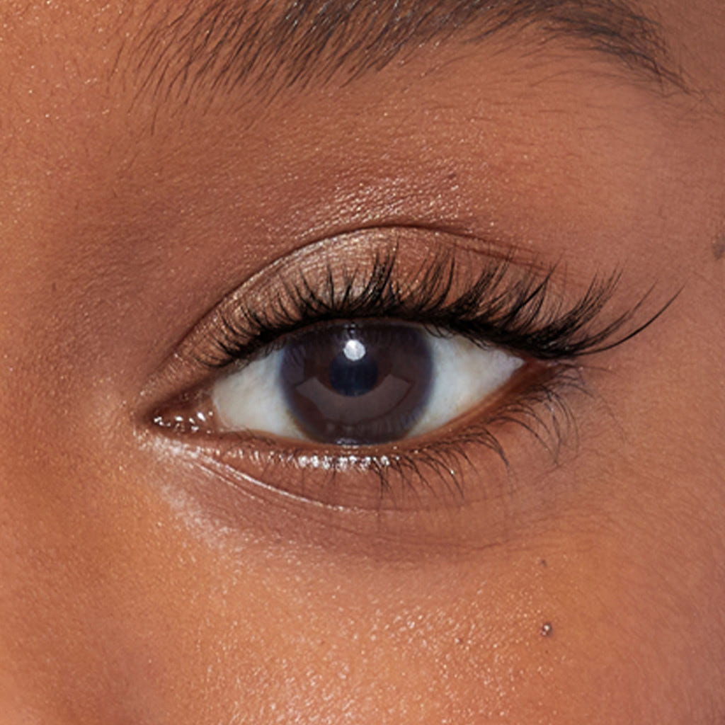 Kiss imPRESS Press-on Falsies Lash Kit - Spiky (Model Shot - Close Up 1)