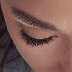 Kiss Lash Atelier Lash Extensions Design Kit - Anime (Model Shot 3 - Closed)