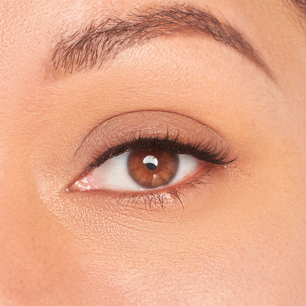 Kiss Lash Atelier Lash Extensions Design Kit - Natural (Model Shot 1)