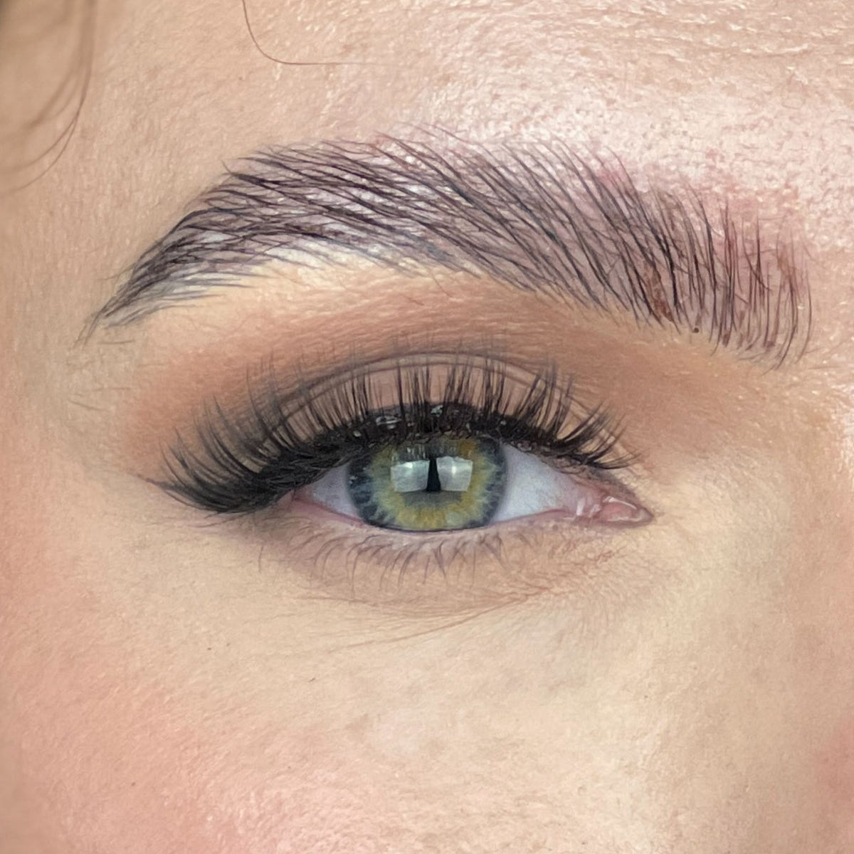 Kiss Lash Couture Lashes - Muse (Twinpack) (Model Shot)