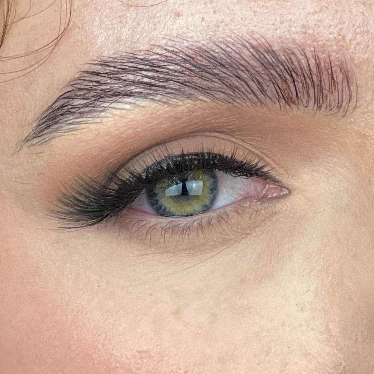 Kiss Lash Couture Lashes - Soir (Twinpack) (Model Shot)
