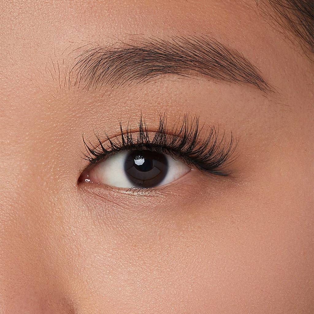Kiss Lash Couture Rebel Lashes - Main Character (Model Shot)