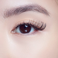 Kiss Natural Lashes - Gorgeous (Model Shot)