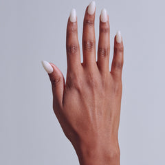 Kiss Professional Full Cover False Nails - Medium Round (Model Shot 2)