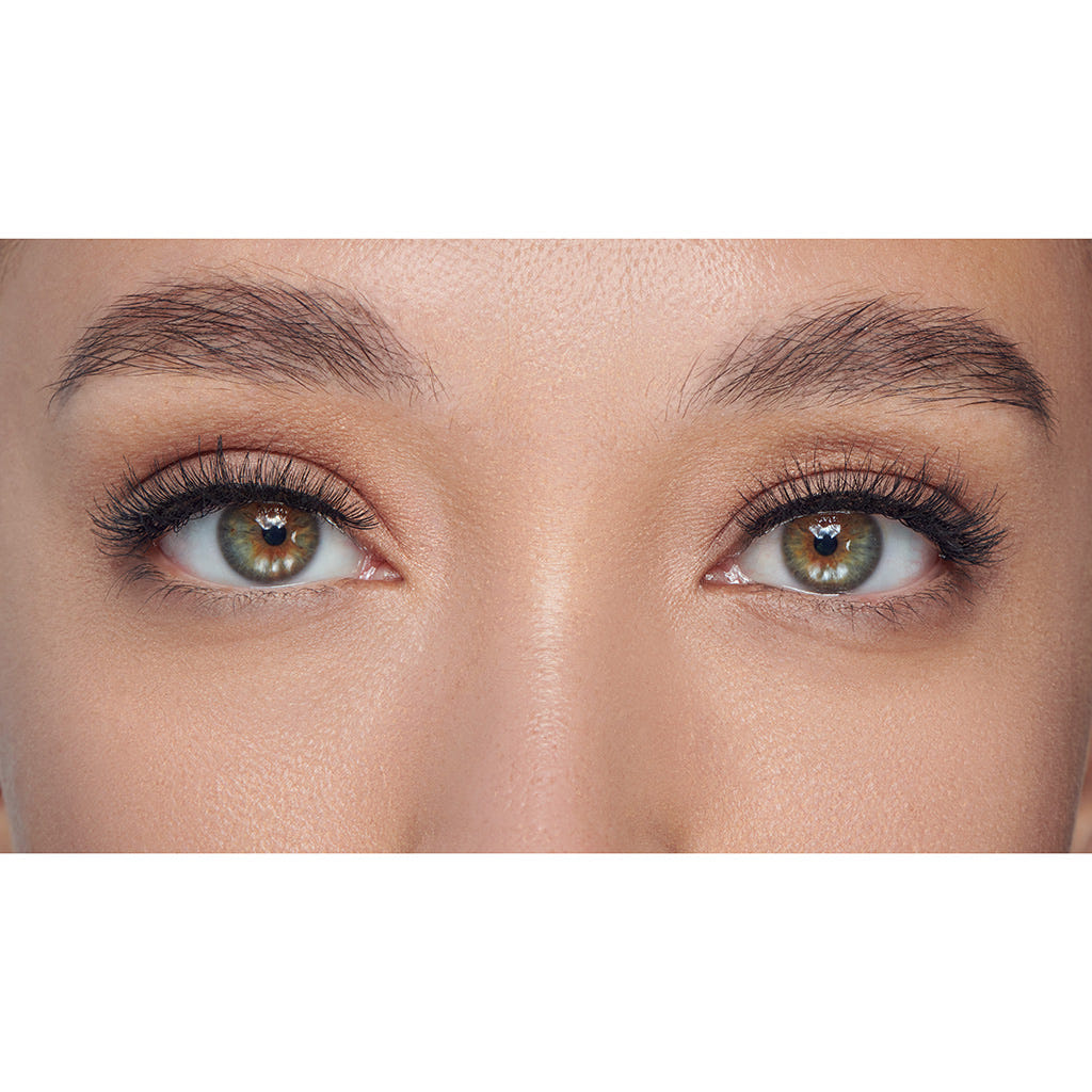 Kiss So Natural Lashes Multipack - Shy Natural (Model Shot 1)