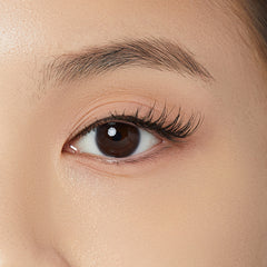 Kiss The New Natural Lashes - Glowy Skin (Model Shot)