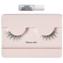 Kiss The New Natural Lashes - Glowy Skin (Tray Shot)