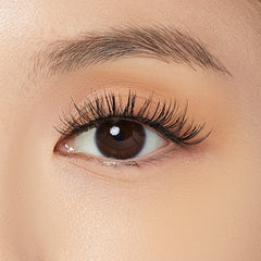 Kiss The New Natural Trio Lashes - Noir (Model Shot)