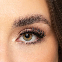 Lola's Lashes Magnetic Lashes - Goal Digger (Model Shot)