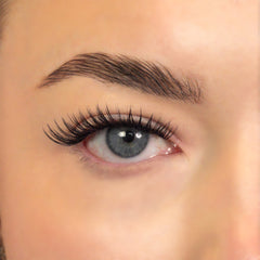 Lola's Lashes Sunday Salon Press-On Lashes Starter Kit - Defined (Model Shot)