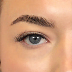 Lola's Lashes Sunday Salon Press-On Lashes Starter Kit - Subtle (Model Shot)