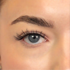 Lola's Lashes Sunday Salon Press-On Lashes Starter Kit - Tapered (Model Shot)