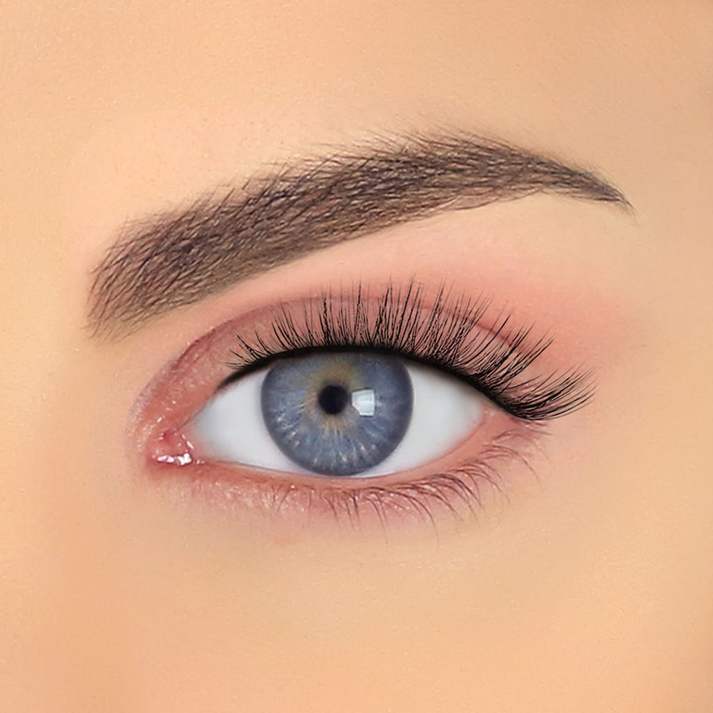 Pinky Goat Lashes - Olivia (Model Shot)