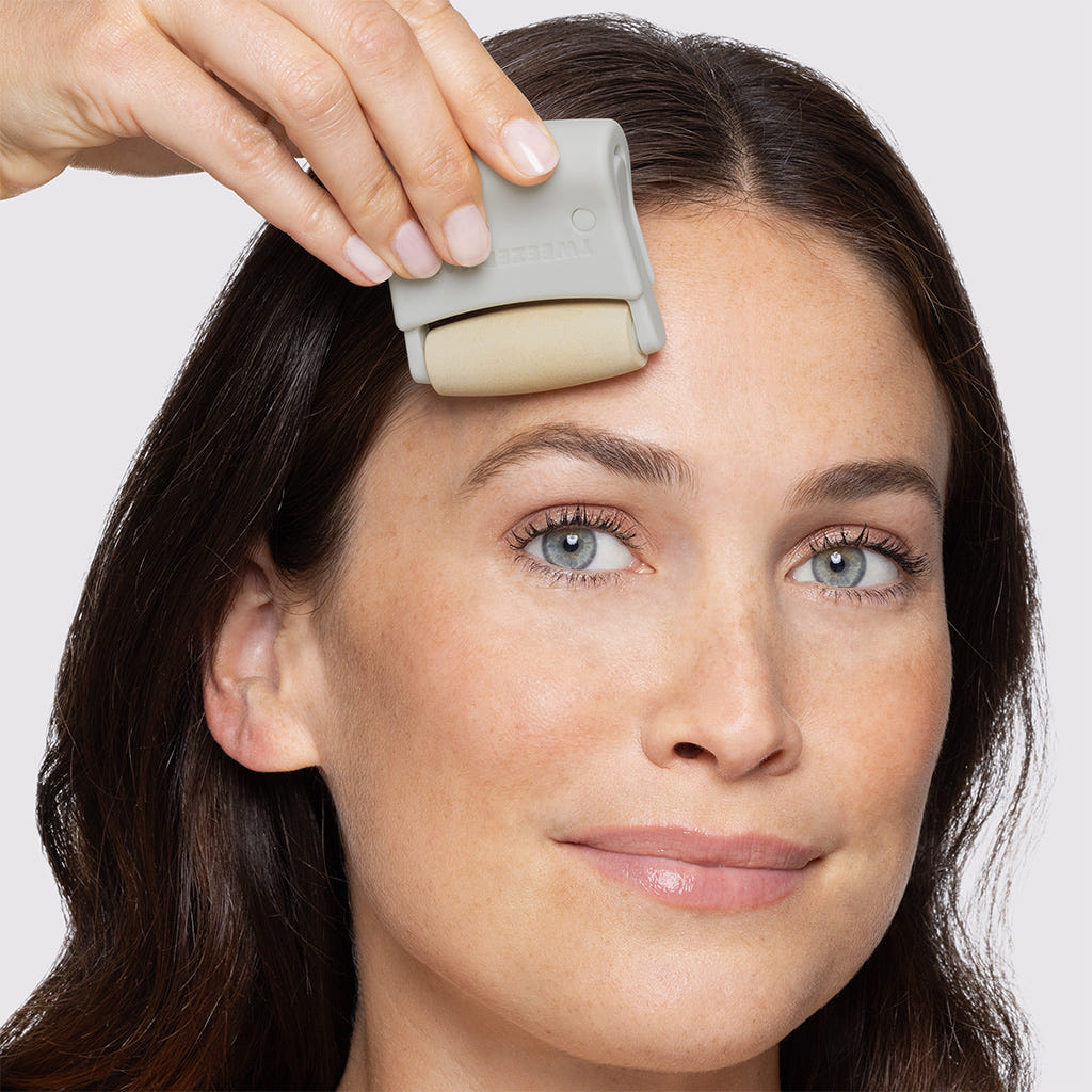Tweezerman 3-in-1 Facial Roller Set (Model Shot 1)