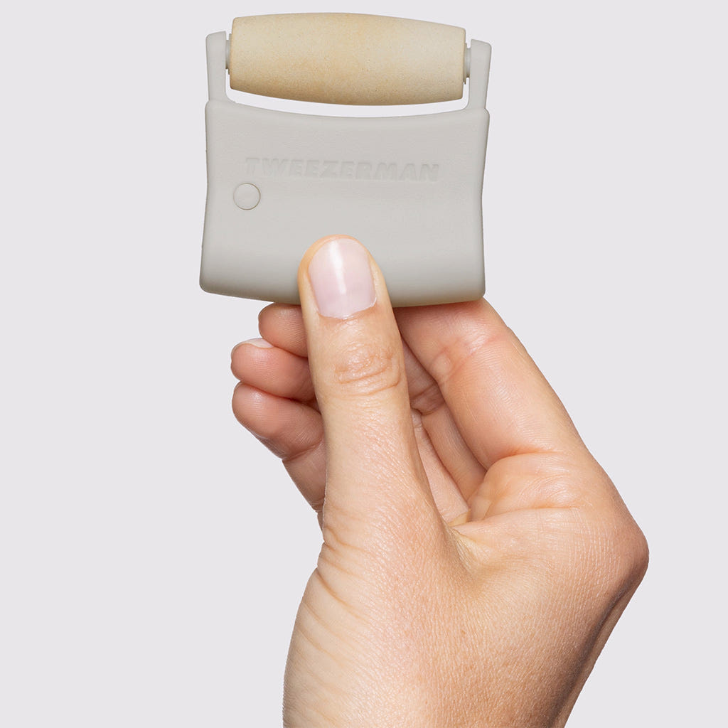Tweezerman 3-in-1 Facial Roller Set (Model Shot 3)