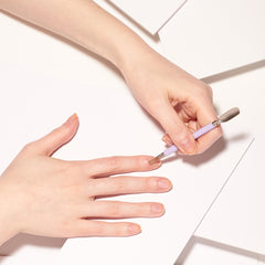 Tweezerman Dual Sided Pushy (Model Shot 2)