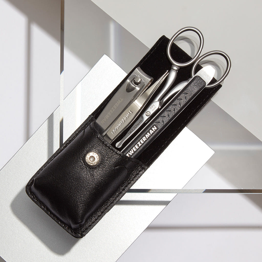 Tweezerman Essential Grooming Kit (Lifestyle Shot)