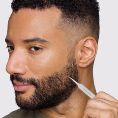 Tweezerman Ingrown Hair/Splintertweeze (Model Shot 1)