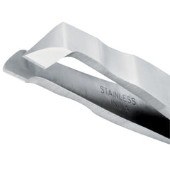 Tweezerman Mini Cuticle Nipper (Close-Up)