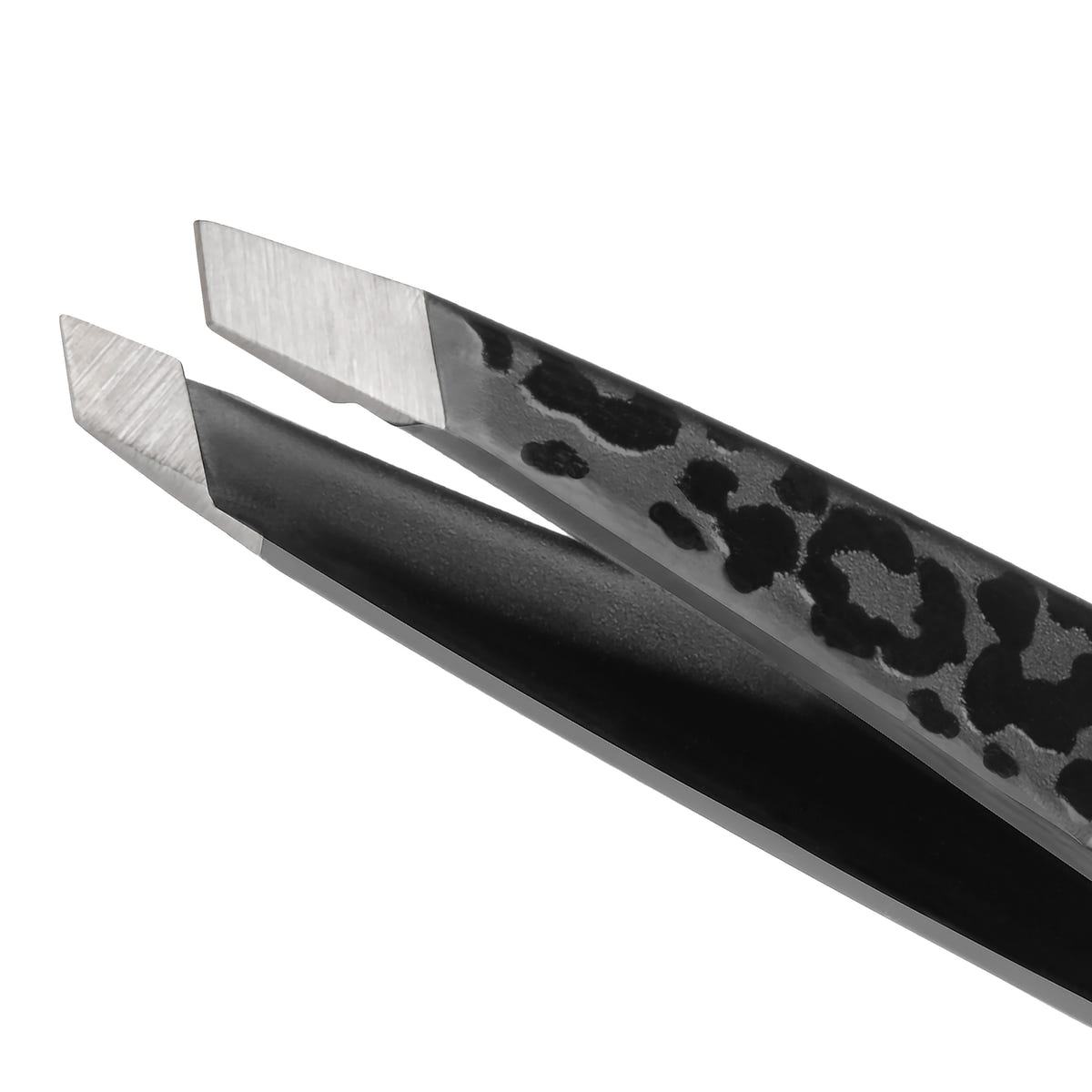 Tweezerman Mini Slant Tweezer Black Leopard (Close up)