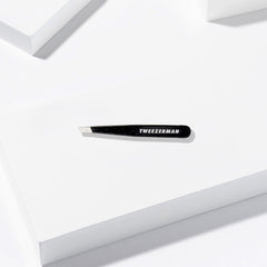 Tweezerman Mini Slant Tweezer Dusted Onyx (Lifestyle Shot)