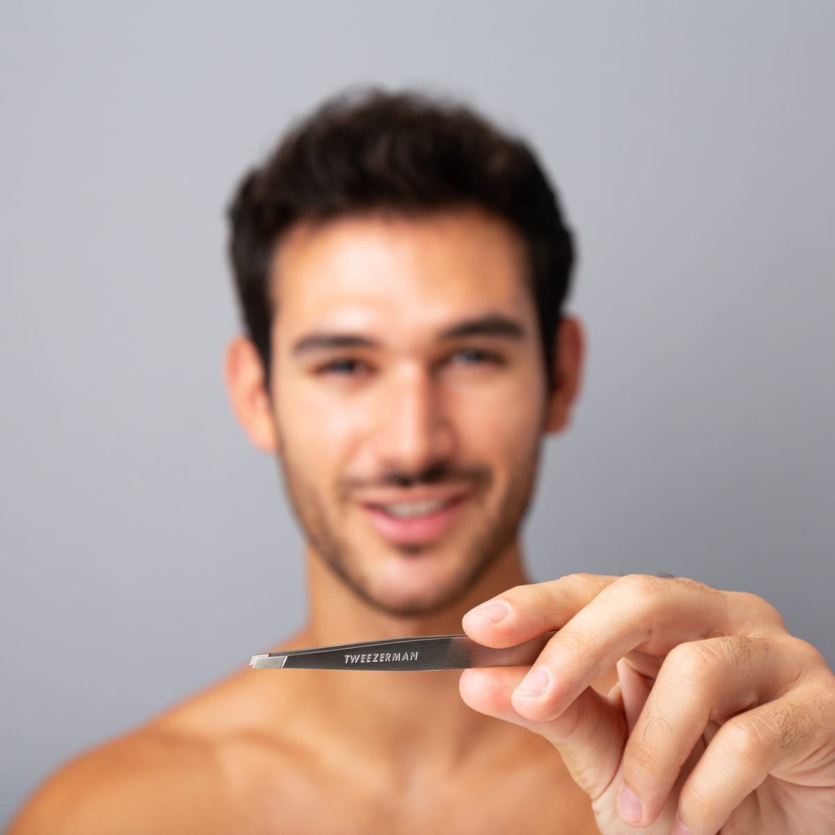 Tweezerman Slant Tweezer Classic (Model Shot 2)