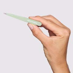 Tweezerman Slant Tweezer Pistachio (Model Shot 2)
