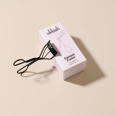 UKLASH Eyelash Curler (Lifestyle Shot 1)