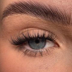 Unicorn Cosmetics Super Pre-Glued Party Lashes - G.T.F.O. (Model Shot)